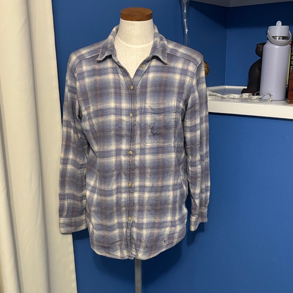 American Eagle Outfitters Blue Plaid Button Down Shirt